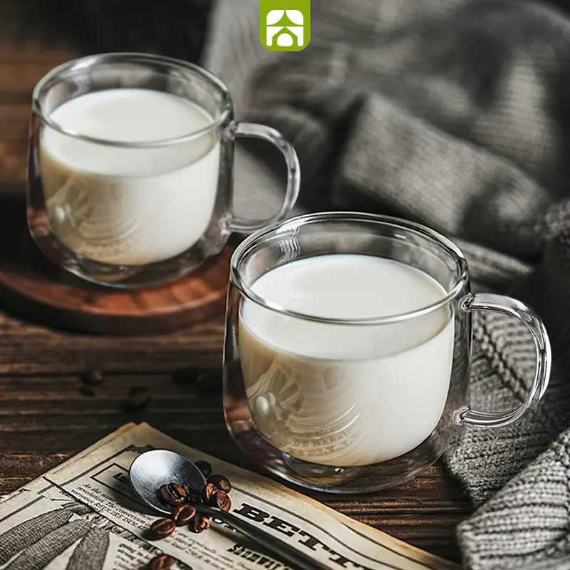 Combo Cafeteira Dolce Gusto Genio S Plus + 4 Xícaras Vidro Duplo de Brinde